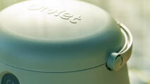 detail of omlet automatic chicken feeder lid